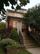 239 Queen St S in Hamilton, ON - Building Photo