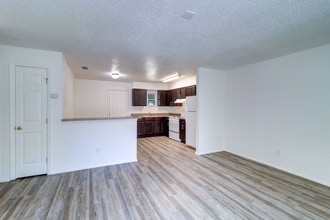 5345 Laurel Pl in Clearwater, FL - Building Photo - Building Photo