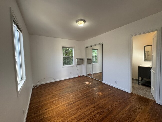 5179 Huntington Dr N in Los Angeles, CA - Building Photo - Building Photo