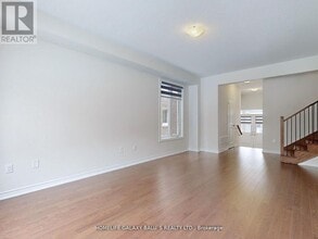 74 Gemini Dr in Barrie, ON - Building Photo - Building Photo