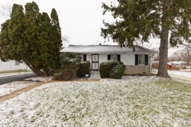 property at 3016 N Arlington Ave