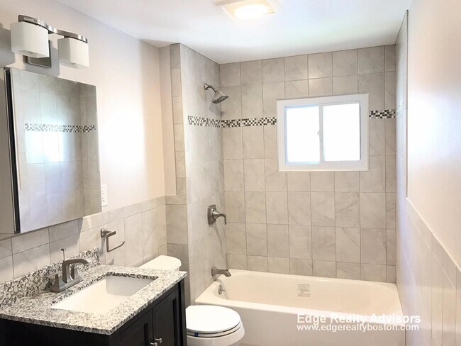 129 Brooks St in Boston, MA - Building Photo - Building Photo