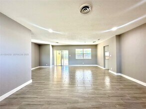 912 NE 9th Ct in Pompano Beach, FL - Building Photo - Building Photo