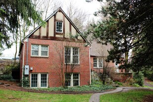 935 NE B St in Pullman, WA - Building Photo