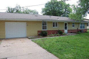 5001 W Hughes St in Lincoln, NE - Building Photo