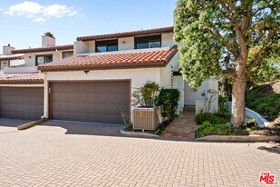 1631 Michael Ln in Los Angeles, CA - Building Photo