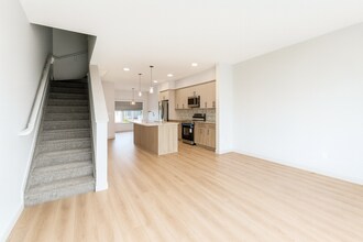 9641 Colak Link SW in Edmonton, AB - Building Photo - Building Photo