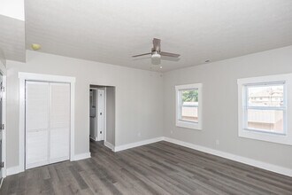 5143 Washington St in Indianapolis, IN - Building Photo - Building Photo