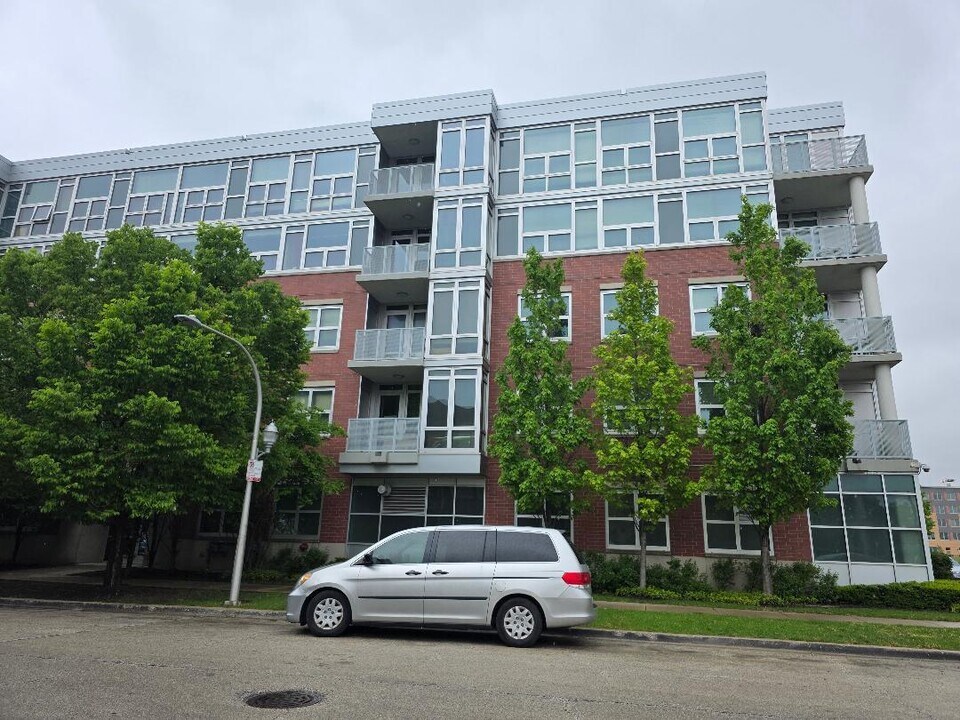 17 W 36th St in Chicago, IL - Building Photo