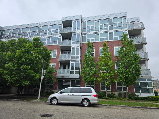 property at 17 W 36th St