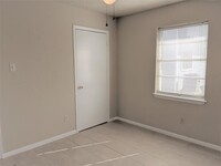 915 Alexander St photo'