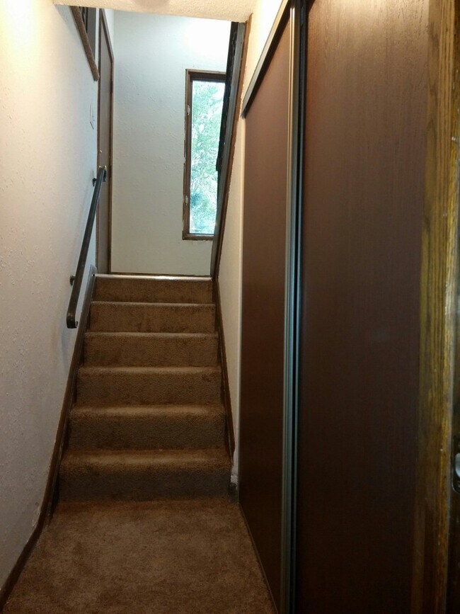 8217-8221 Zane Ct N in Minneapolis, MN - Building Photo - Building Photo