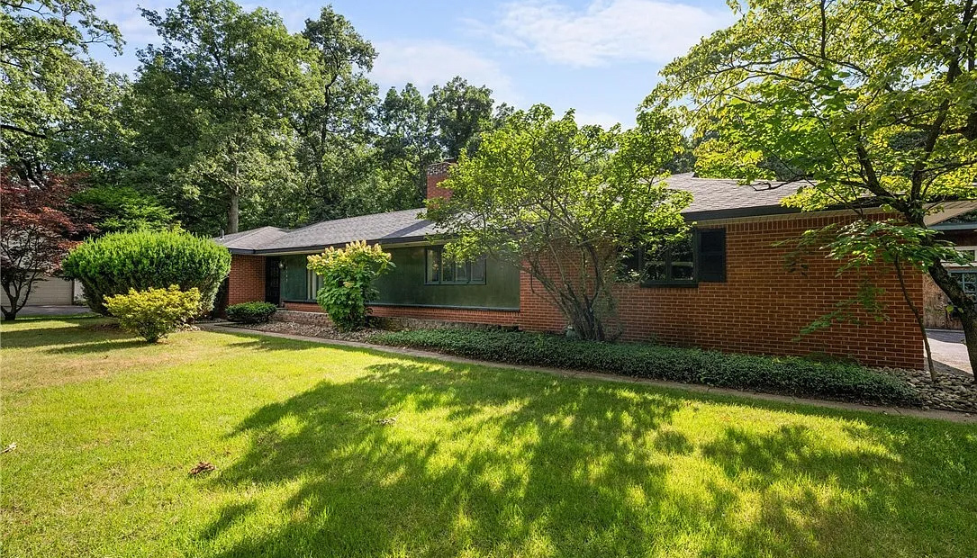 4143 Robinhood Ln in Toledo, OH - Building Photo