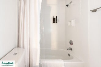 45 Willow St, Unit 424 in Springfield, MA - Building Photo - Building Photo