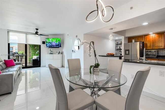 property at 100 N Federal Hwy