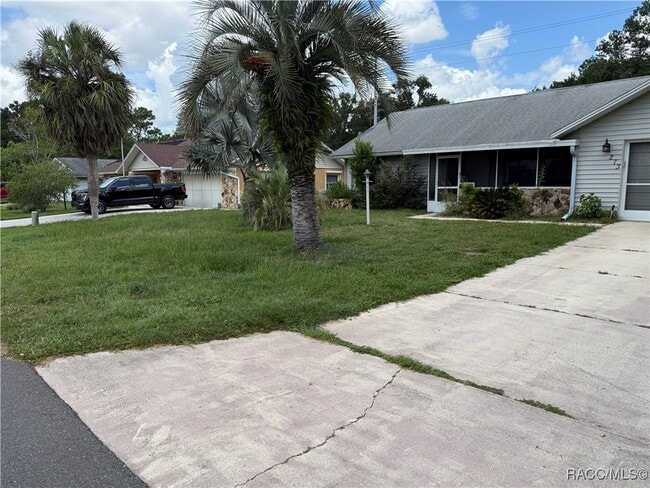 273 W Sugarberry Ln in Beverly Hills, FL - Foto de edificio - Building Photo