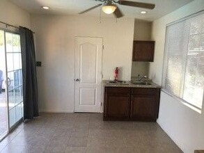7626 Della St in Riverside, CA - Building Photo - Building Photo