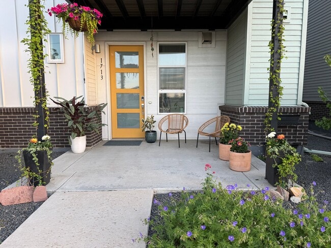 property at 1713 West 67th Cir
