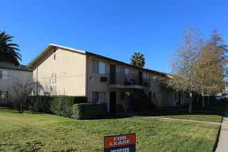 La Hacienda Apartments in El Cajon, CA - Building Photo - Building Photo