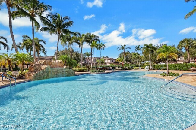 785 Regency Reserve Cir in Naples, FL - Foto de edificio - Building Photo