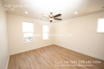 2487 Gathe Dr in Pocatello, ID - Foto de edificio - Building Photo