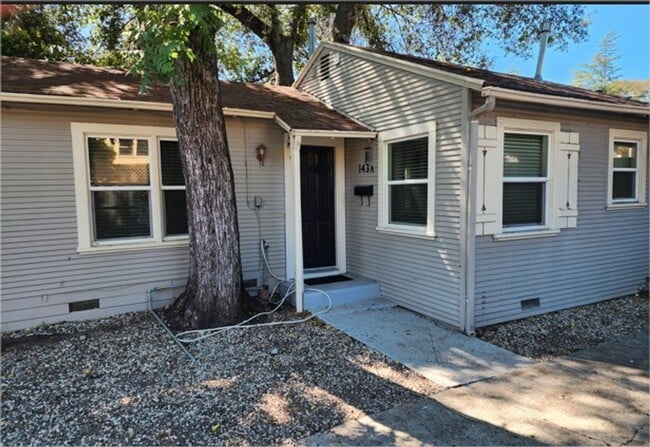 143 9th St in Santa Rosa, CA - Building Photo - Building Photo