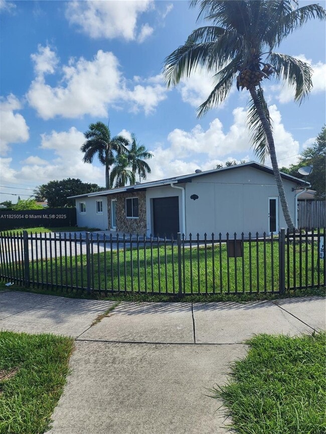 771 NW 15th St in Homestead, FL - Building Photo - Building Photo