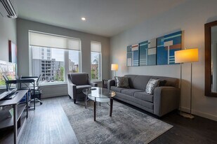 51 S Broadway in White Plains, NY - Building Photo