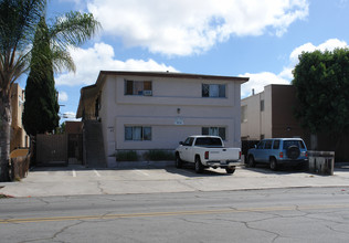 3841-3847 Marlborough Ave in San Diego, CA - Foto de edificio - Building Photo