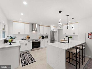 443 Valley Run Dr in Cherry Hill Township, NJ - Building Photo - Building Photo