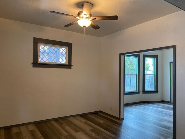 1545 Pine St in Oroville, CA - Building Photo - Building Photo