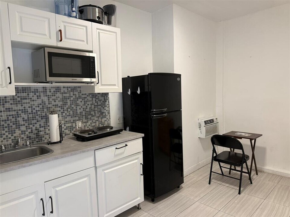 3618 Taylor St in Hollywood, FL - Building Photo