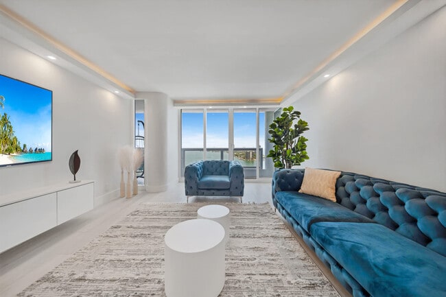 1717 N Bayshore Dr in Miami, FL - Foto de edificio - Building Photo