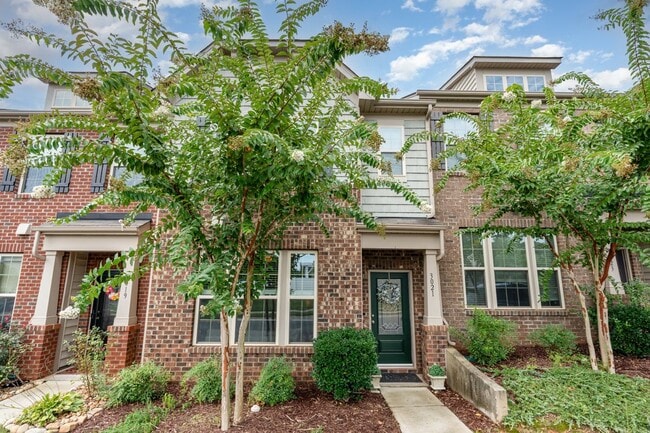 property at 3021 Honeylocust Ln