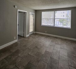 700 Executive Center Dr in West Palm Beach, FL - Building Photo - Building Photo