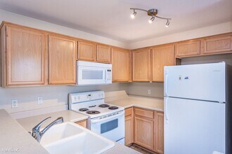 2968 Juniper Hills Blvd-Unit -Unit 202 in Las Vegas, NV - Building Photo - Building Photo