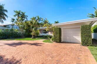 5150 La Gorce Dr in Miami, FL - Building Photo - Building Photo
