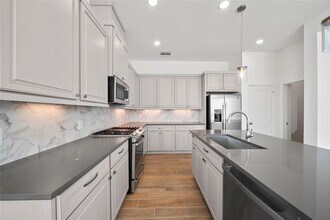 21254 Black Gap Wildlife Dr in Cypress, TX - Building Photo - Building Photo