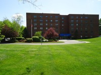 Lakeview Arms in Poughkeepsie, NY - Foto de edificio - Building Photo