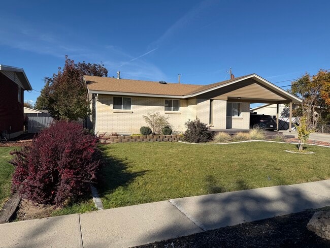 8060 830 E in Sandy, UT - Building Photo - Building Photo