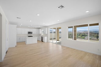 23775 Orange Blossom Dr in Santa Clarita, CA - Foto de edificio - Building Photo