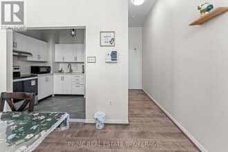 366 Richmond St in London, ON - Building Photo - Building Photo