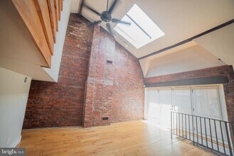 2101 Cypress St in Philadelphia, PA - Building Photo - Building Photo