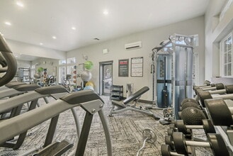 Redmond Hill in Redmond, WA - Foto de edificio - Building Photo