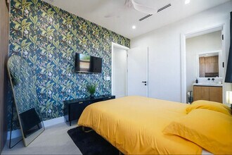 1812 Miami Rd in Fort Lauderdale, FL - Foto de edificio - Building Photo