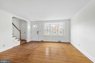 121 Hopkins Rd in Baltimore, MD - Building Photo - Building Photo