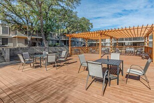 Morgan Manor Apartments in San Antonio, TX - Building Photo