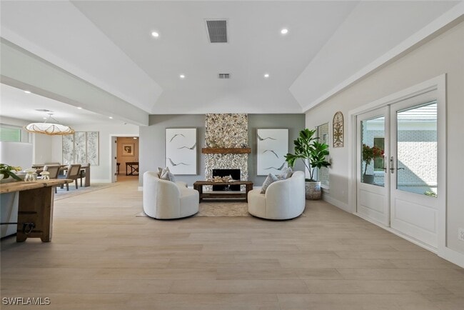 property at 440 Kingstown Dr