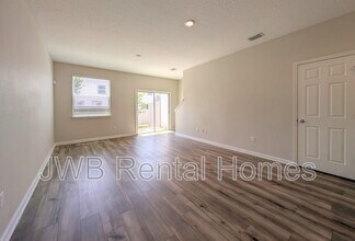 9850 Fiddleback Ln in Jacksonville, FL - Building Photo - Building Photo