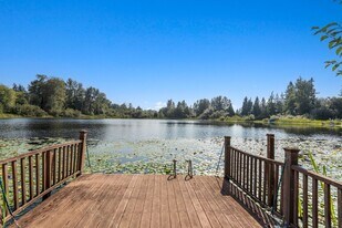 12049 NE 97th St in Kirkland, WA - Building Photo